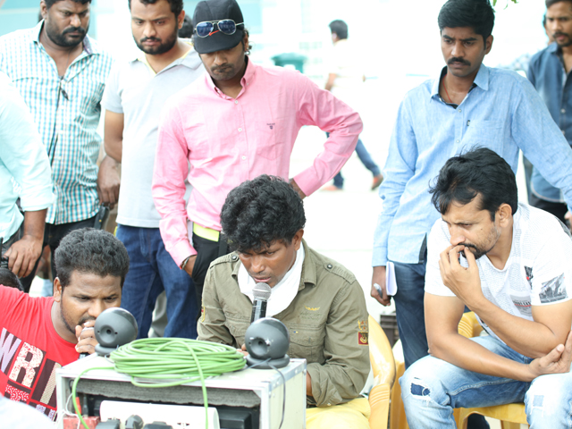 Dwaraka Movie Working Photos